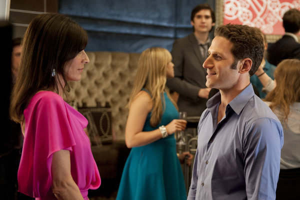Still of Mark Feuerstein and Perrey Reeves in Royal Pains (2009)