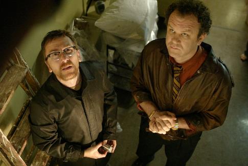 Still of John C. Reilly and Tim Roth in Dark Water (2005)