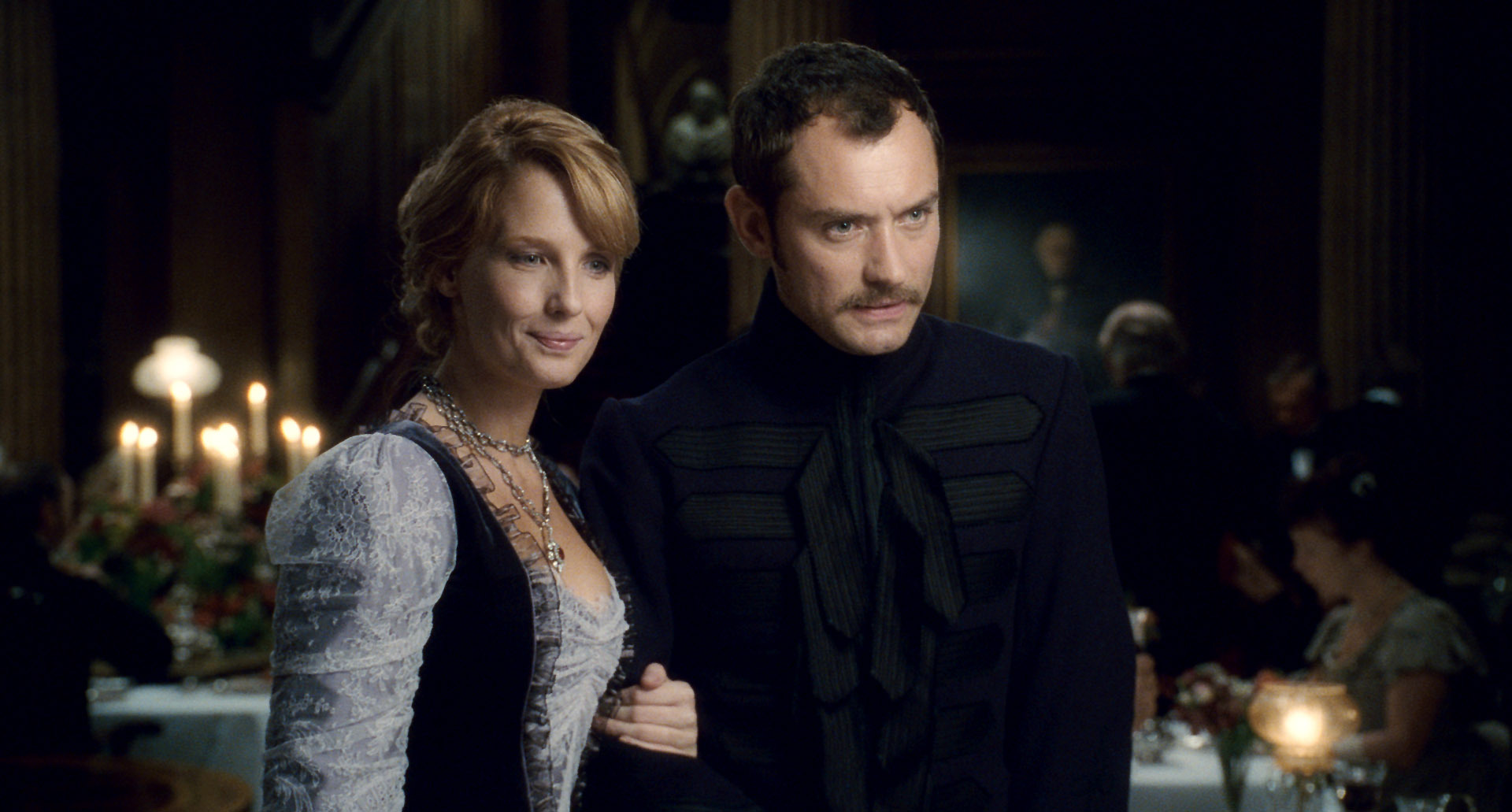 Still of Jude Law and Kelly Reilly in Sherlock Holmes (2009)