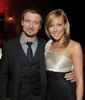 Jeremy Renner and Katie Cassidy