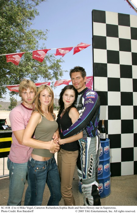 Sophia Bush, Cameron Richardson, Steve Howey and Mike Vogel in Supercross (2005)