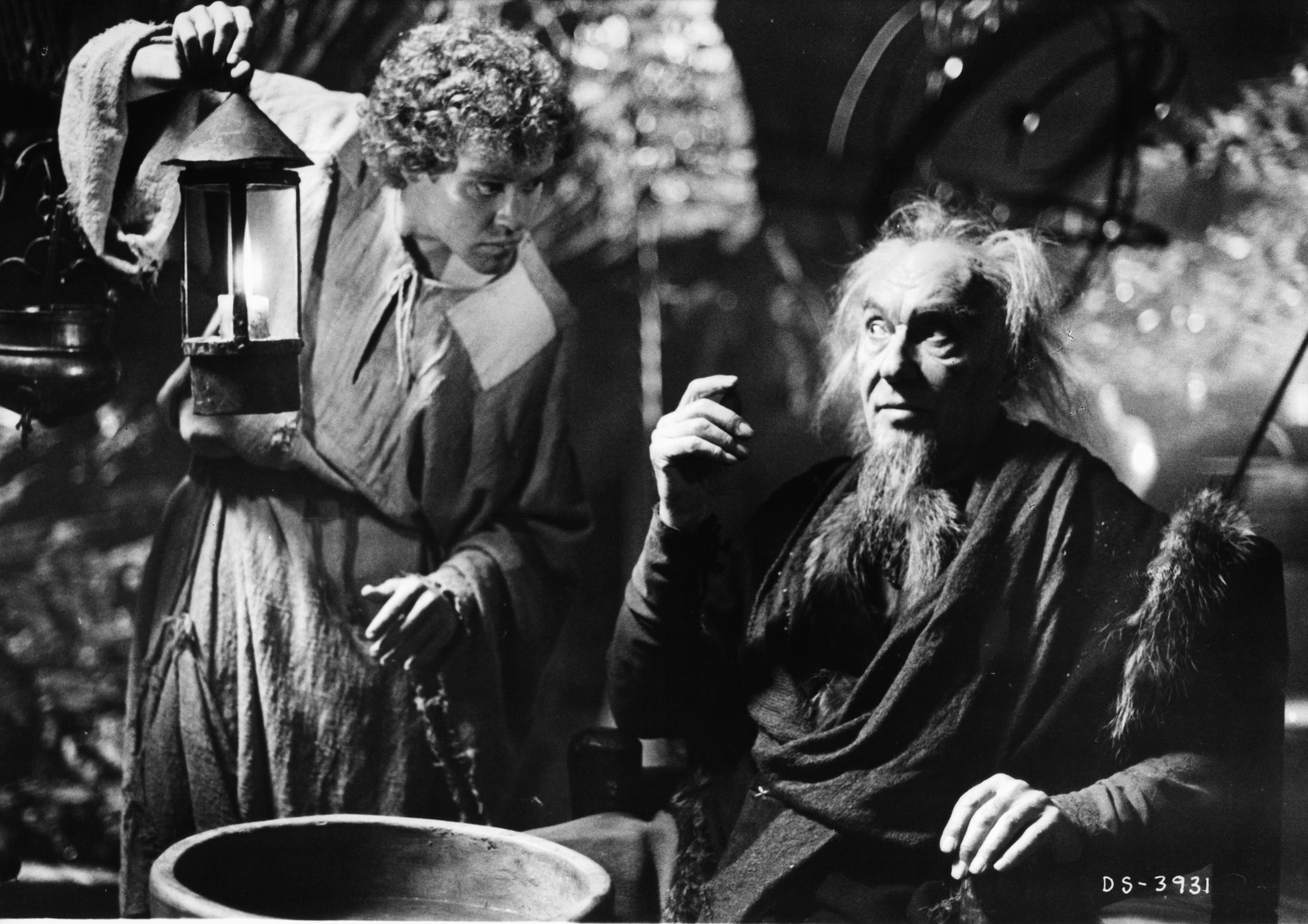 Still of Peter MacNicol and Ralph Richardson in Dragonslayer (1981)