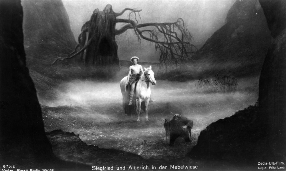 Still of Georg John and Paul Richter in Die Nibelungen: Siegfried (1924)