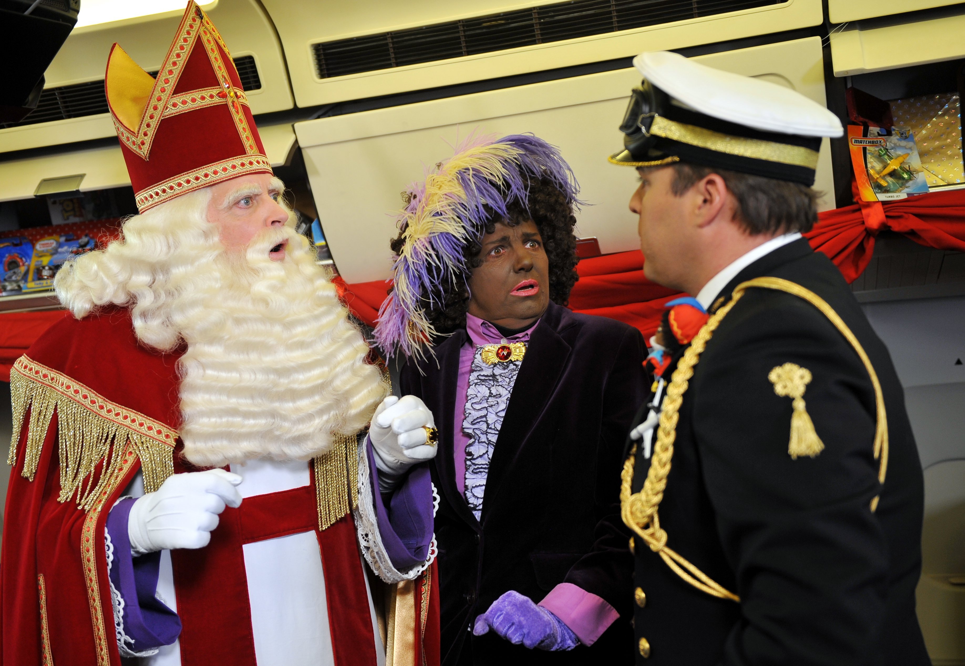 Wim Rijken and Frans Bauer in Sinterklaas en het Pakjes Mysterie (2010)