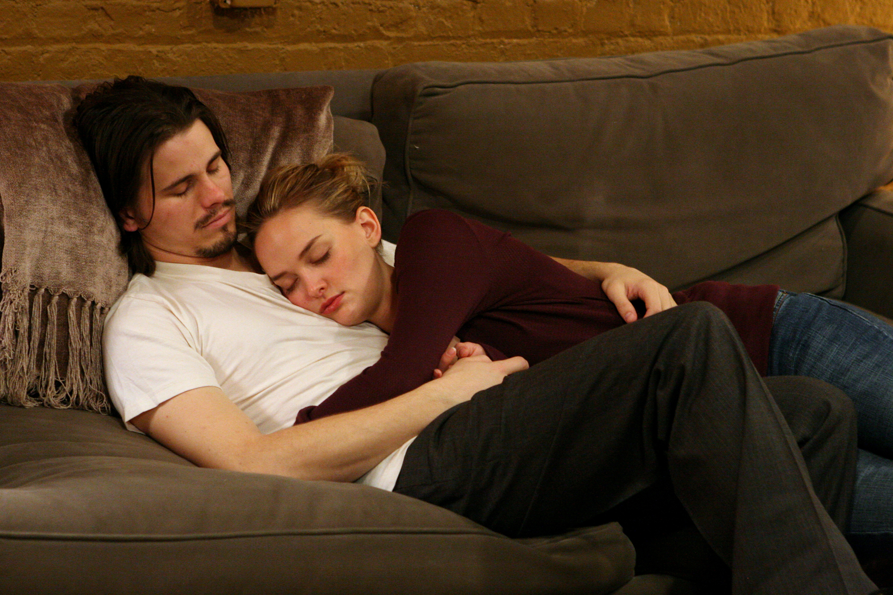 Still of Jason Ritter and Jess Weixler in Peter and Vandy (2009)