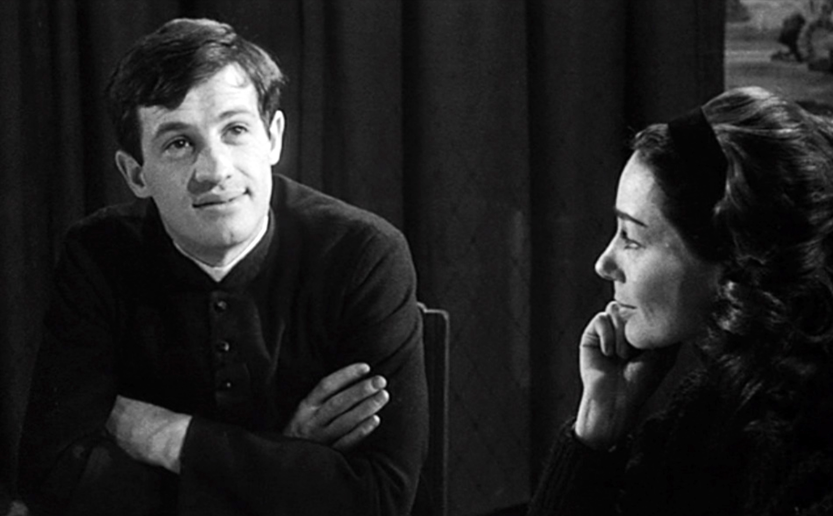 Still of Jean-Paul Belmondo and Emmanuelle Riva in Léon Morin, prêtre (1961)