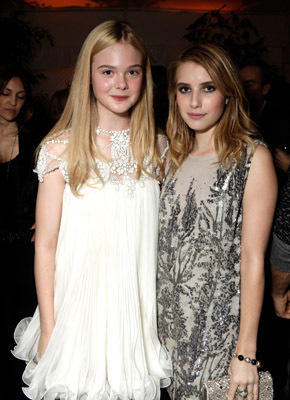 Emma Roberts and Elle Fanning