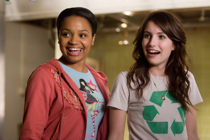 Still of Kyla Pratt and Emma Roberts in Hotel for Dogs (2009)