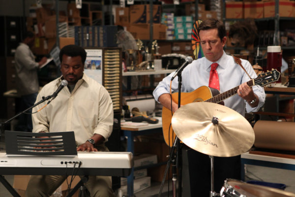 Still of Craig Robinson and Ed Helms in The Office (2005)