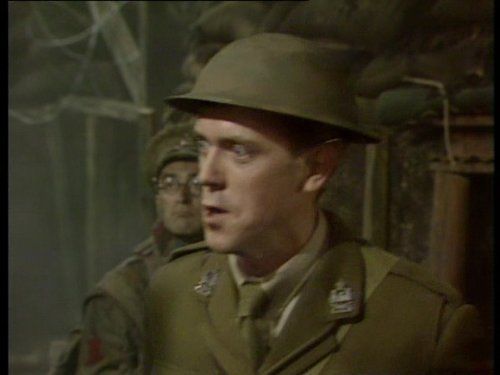 Still of Hugh Laurie and Tony Robinson in Blackadder Goes Forth (1989)
