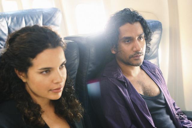 Still of Naveen Andrews and Zuleikha Robinson in Dinge: 316 (2009)