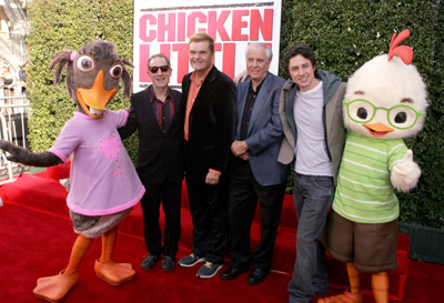 Garry Marshall, Zach Braff, Harry Shearer and Fred Willard at event of Chicken Little (2005)