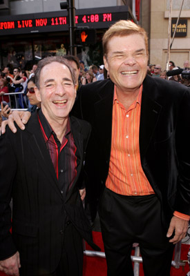 Harry Shearer and Fred Willard at event of Chicken Little (2005)