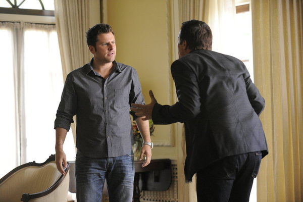 Still of James Roday and Shawn Spencer in Aiskiaregys (2006)