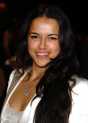 Michelle Rodriguez at event of Ziedu Valdovas: Karaliaus sugrizimas (2003)