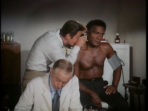 Still of James Brolin, Robert Young and Percy Rodrigues in Marcus Welby, M.D. (1969)