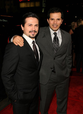 John Leguizamo and Freddy Rodríguez at event of Nothing Like the Holidays (2008)