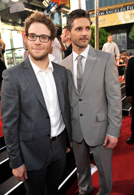 Eric Bana and Seth Rogen at event of Funny People (2009)