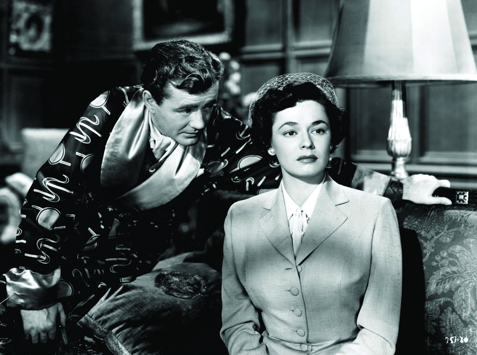 Still of Ruth Roman and Robert Walker in Strangers on a Train (1951)