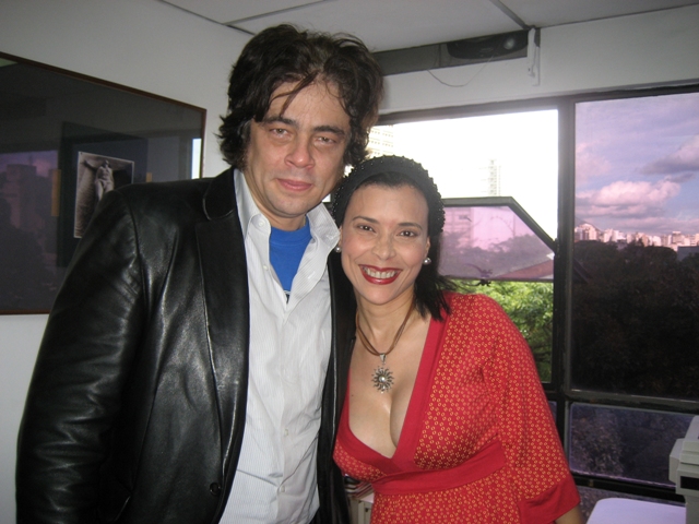 Francis Romero con Benicio del Toro