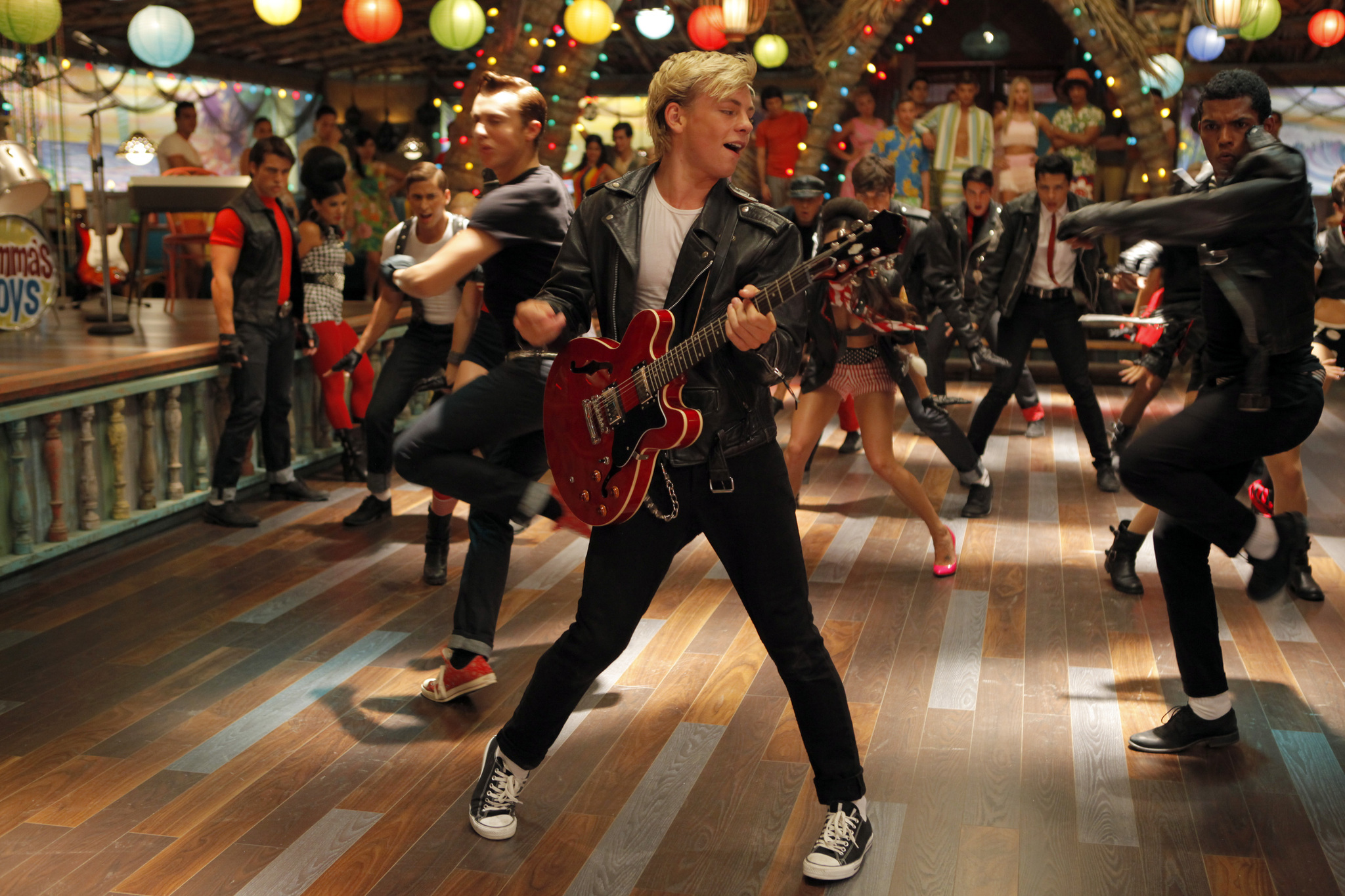 Still of Francisco Román and Ross Lynch in Teen Beach Movie (2013)