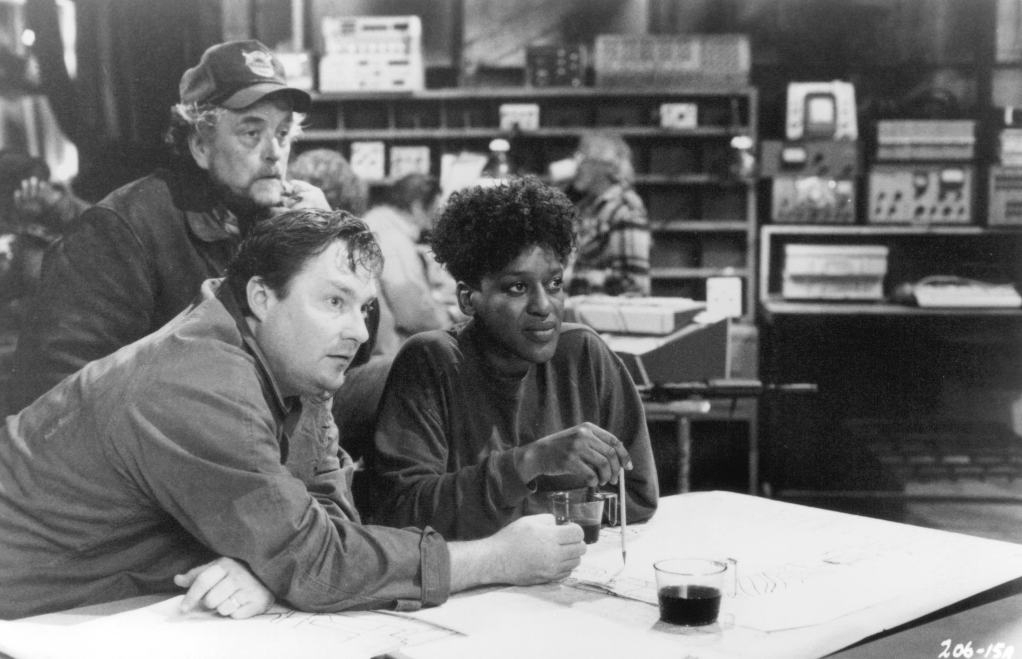 Still of CCH Pounder and Stephen Root in RoboCop 3 (1993)