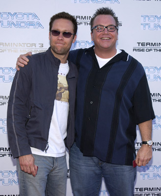 Tom Arnold and Michael Rosenbaum at event of Terminator 3: Rise of the Machines (2003)
