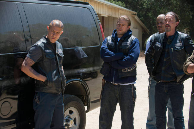 Still of Tommy Flanagan, Charlie Hunnam, Theo Rossi and David Labrava in Sons of Anarchy (2008)