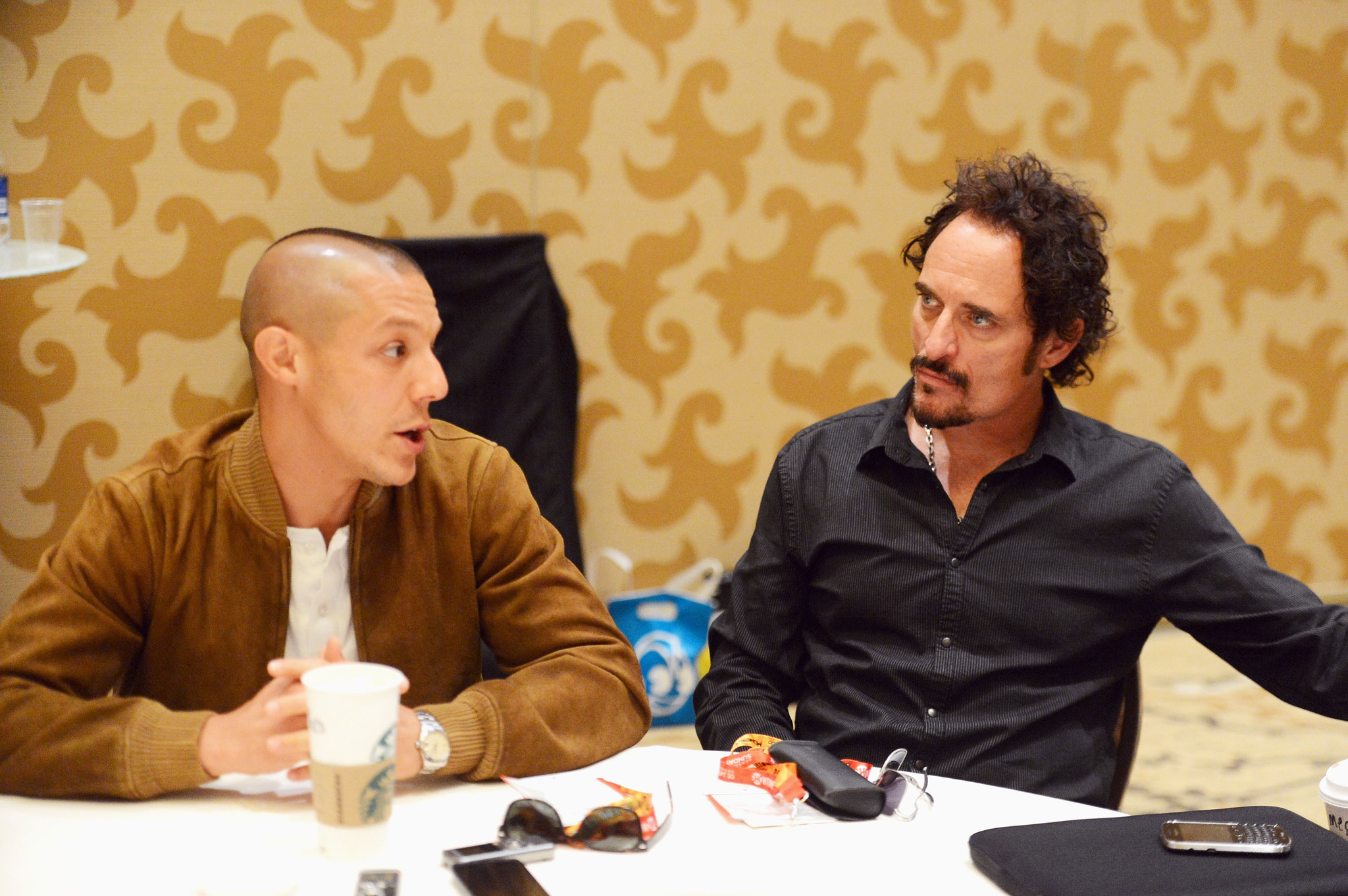Kim Coates and Theo Rossi at event of Sons of Anarchy (2008)