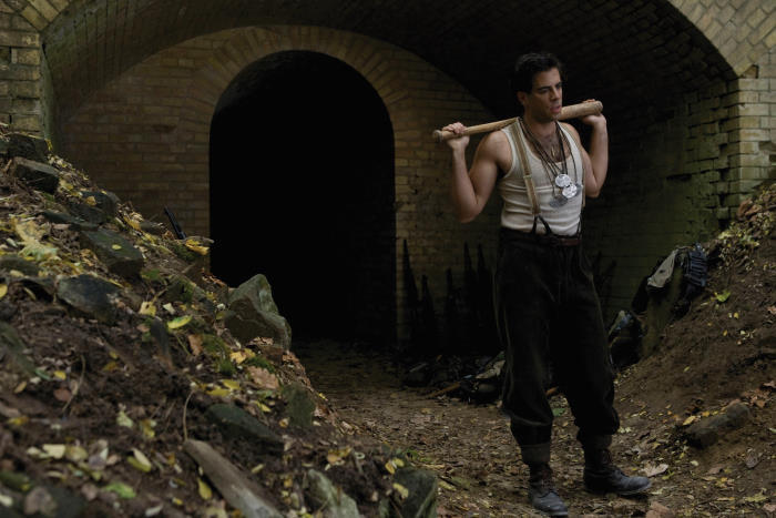 Still of Eli Roth in Negarbingi sunsnukiai (2009)