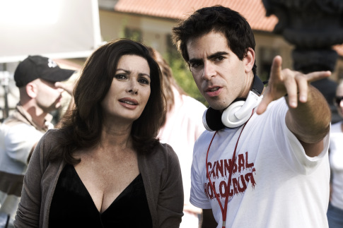 Edwige Fenech and Eli Roth in Nakvynes namai. Antra dalis (2007)