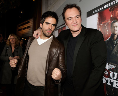 Quentin Tarantino and Eli Roth at event of Negarbingi sunsnukiai (2009)