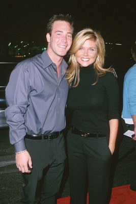 Tiffani Thiessen and Richard Ruccolo at event of Charlie's Angels (2000)