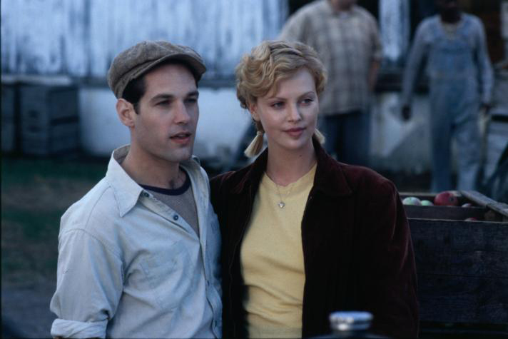 Still of Charlize Theron and Paul Rudd in The Cider House Rules (1999)