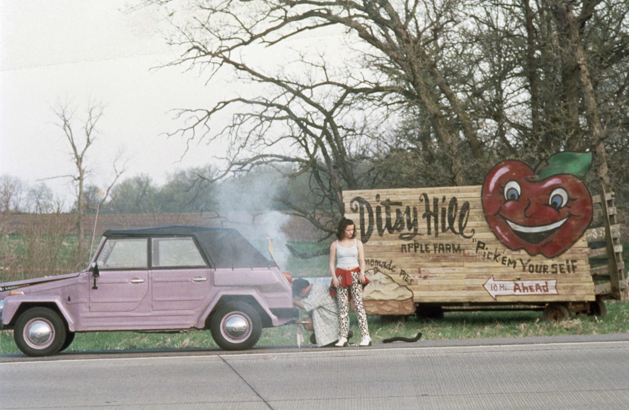 Still of Reese Witherspoon and Paul Rudd in Overnight Delivery (1998)