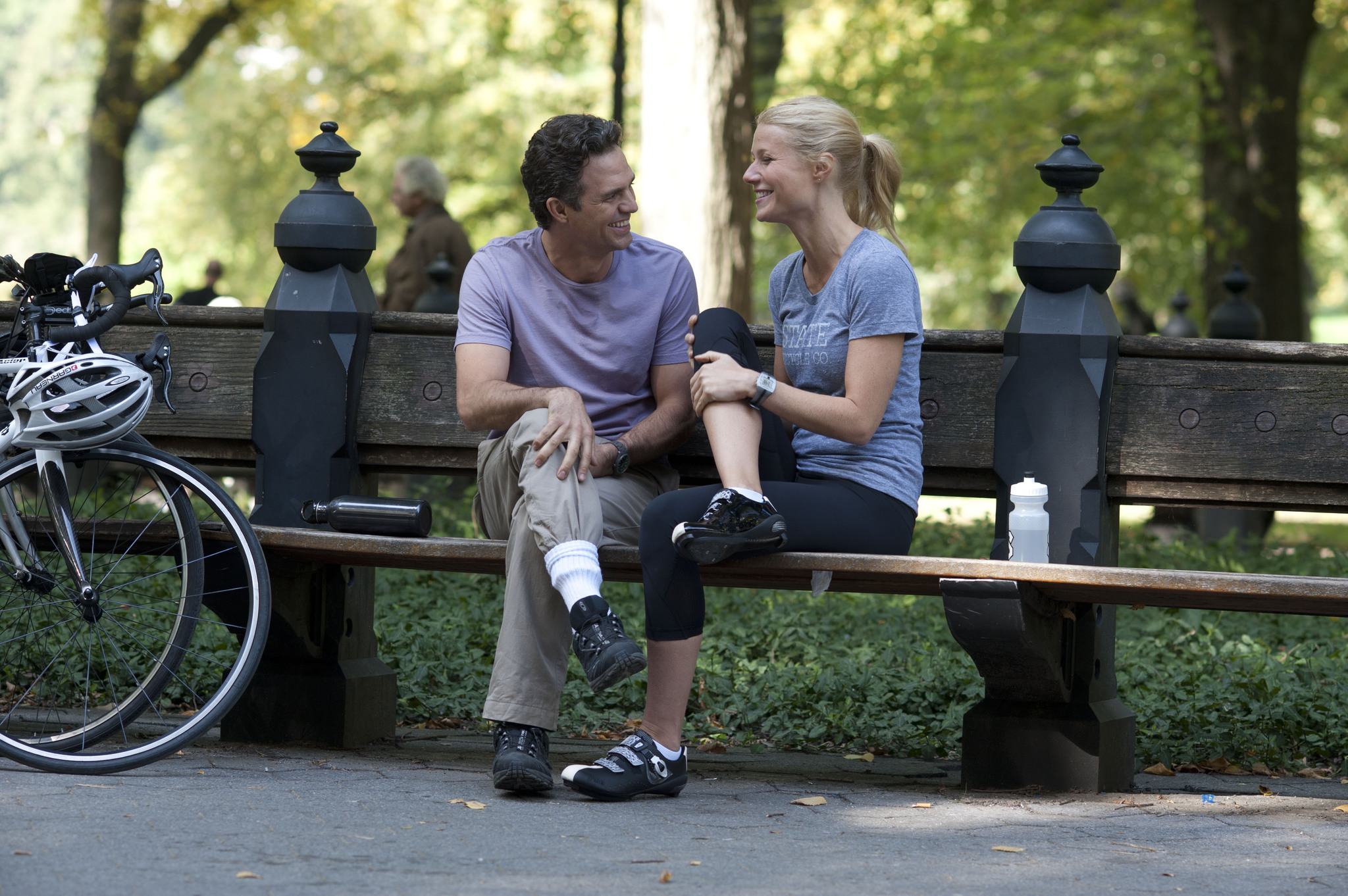 Still of Gwyneth Paltrow and Mark Ruffalo in Thanks for Sharing (2012)