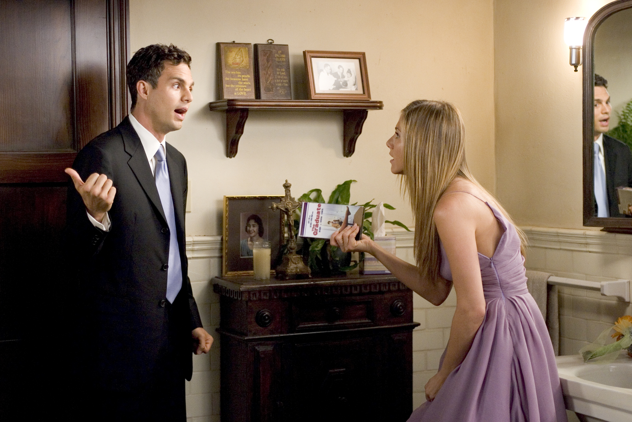 Still of Jennifer Aniston and Mark Ruffalo in Rumor Has It... (2005)
