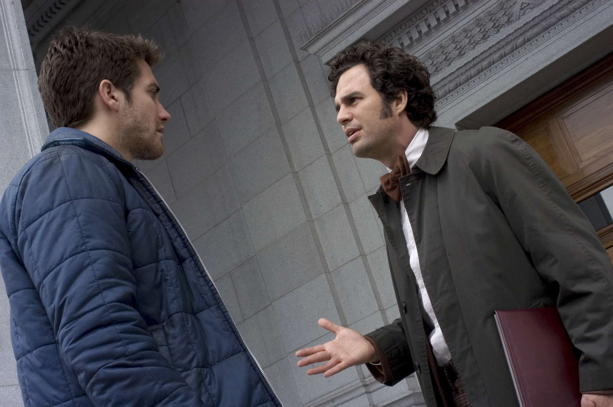 Still of Jake Gyllenhaal and Mark Ruffalo in Zodiac (2007)