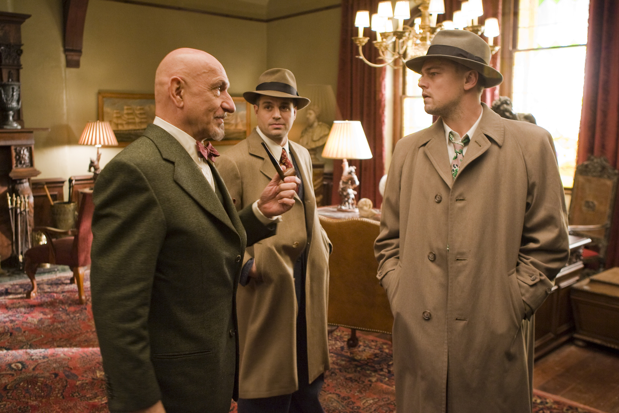 Still of Leonardo DiCaprio, Ben Kingsley and Mark Ruffalo in Kuzdesiu sala (2010)