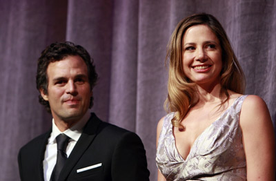 Mira Sorvino and Mark Ruffalo at event of Reservation Road (2007)