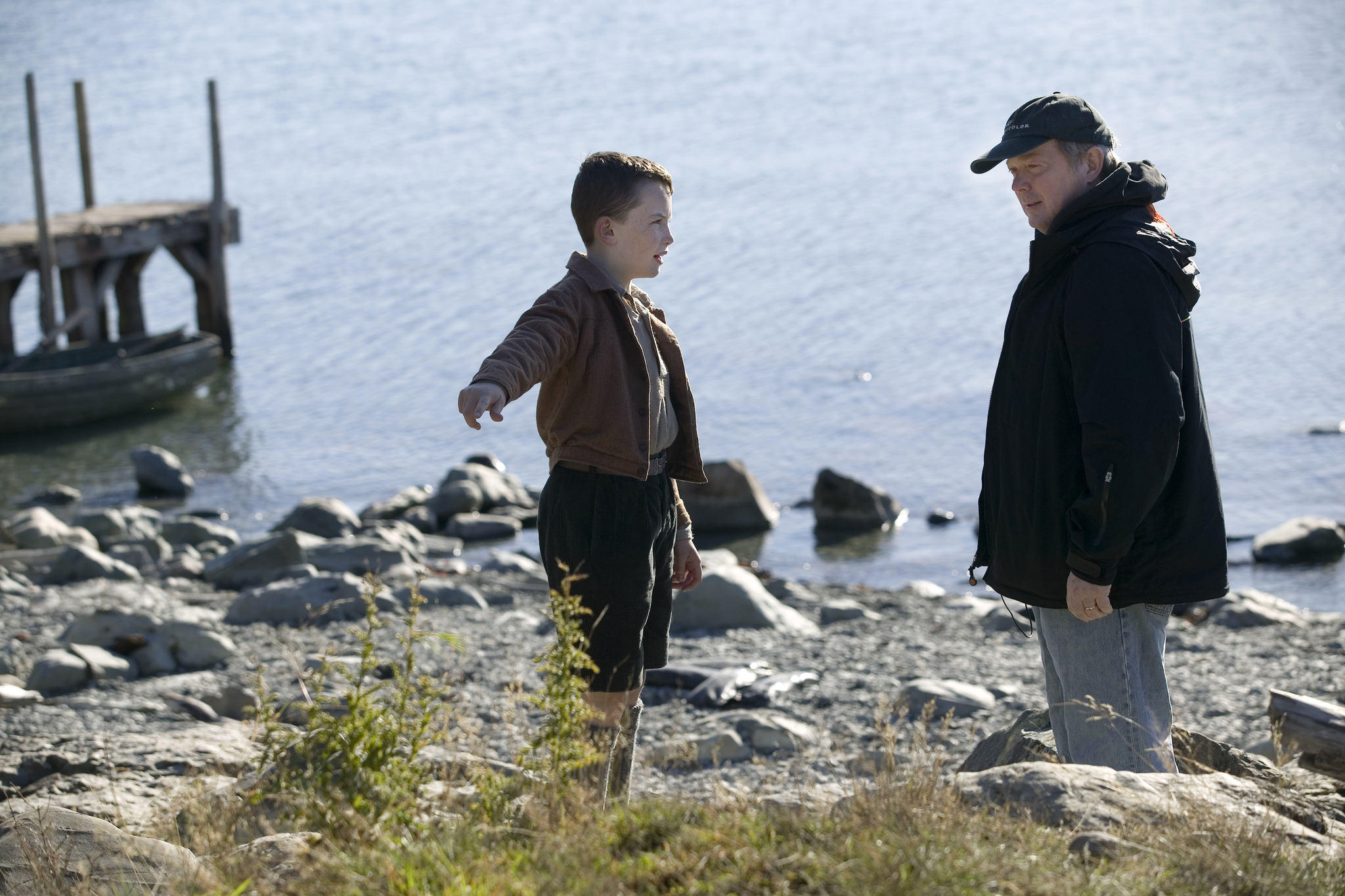 Still of Jay Russell and Alex Etel in The Water Horse (2007)