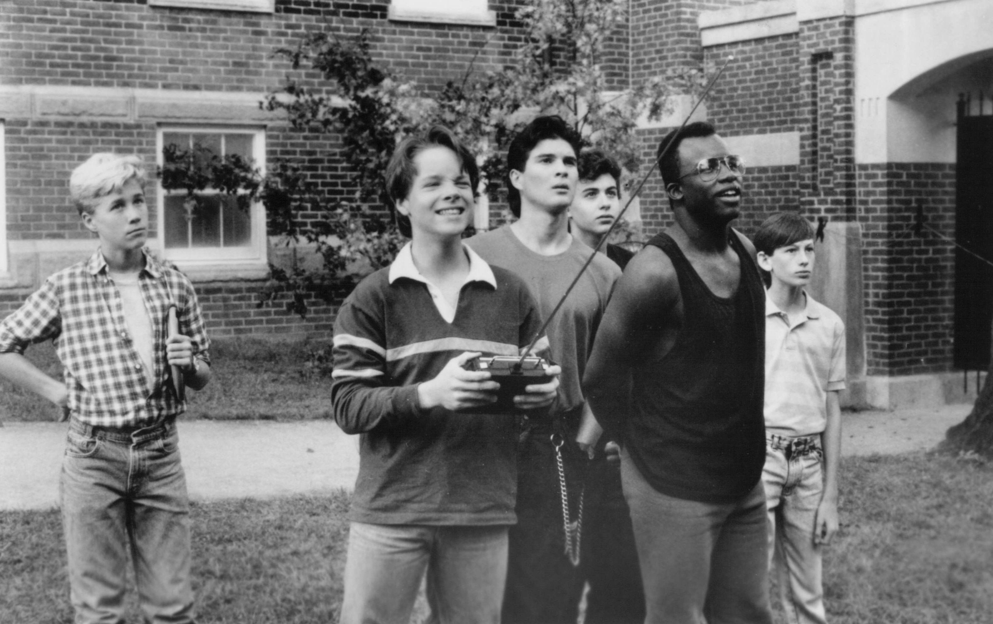 Still of George Perez, Shawn Phelan and T.E. Russell in Toy Soldiers (1991)