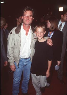 Kurt Russell and Wyatt Russell at event of Soldier (1998)