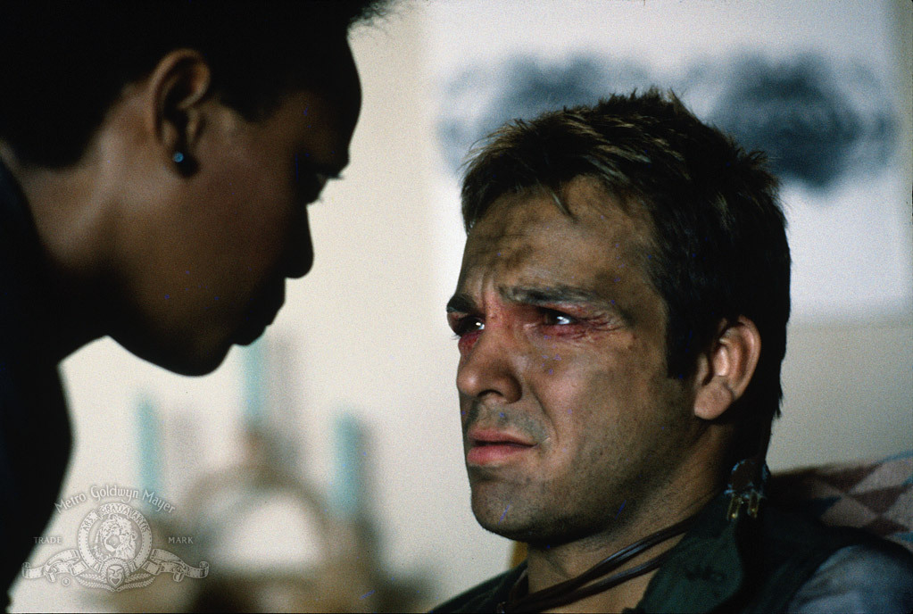 Still of Alfre Woodard and James Russo in Extremities (1986)
