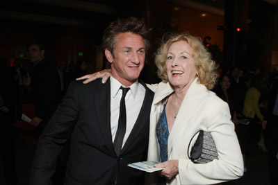 Sean Penn and Eileen Ryan at event of Into the Wild (2007)