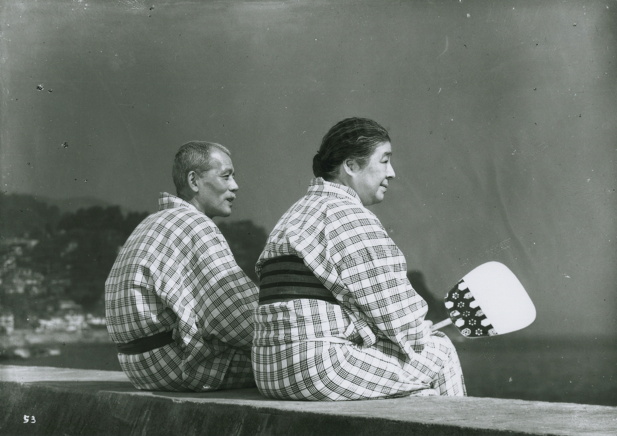 Still of Chieko Higashiyama and Chishû Ryû in Tôkyô monogatari (1953)