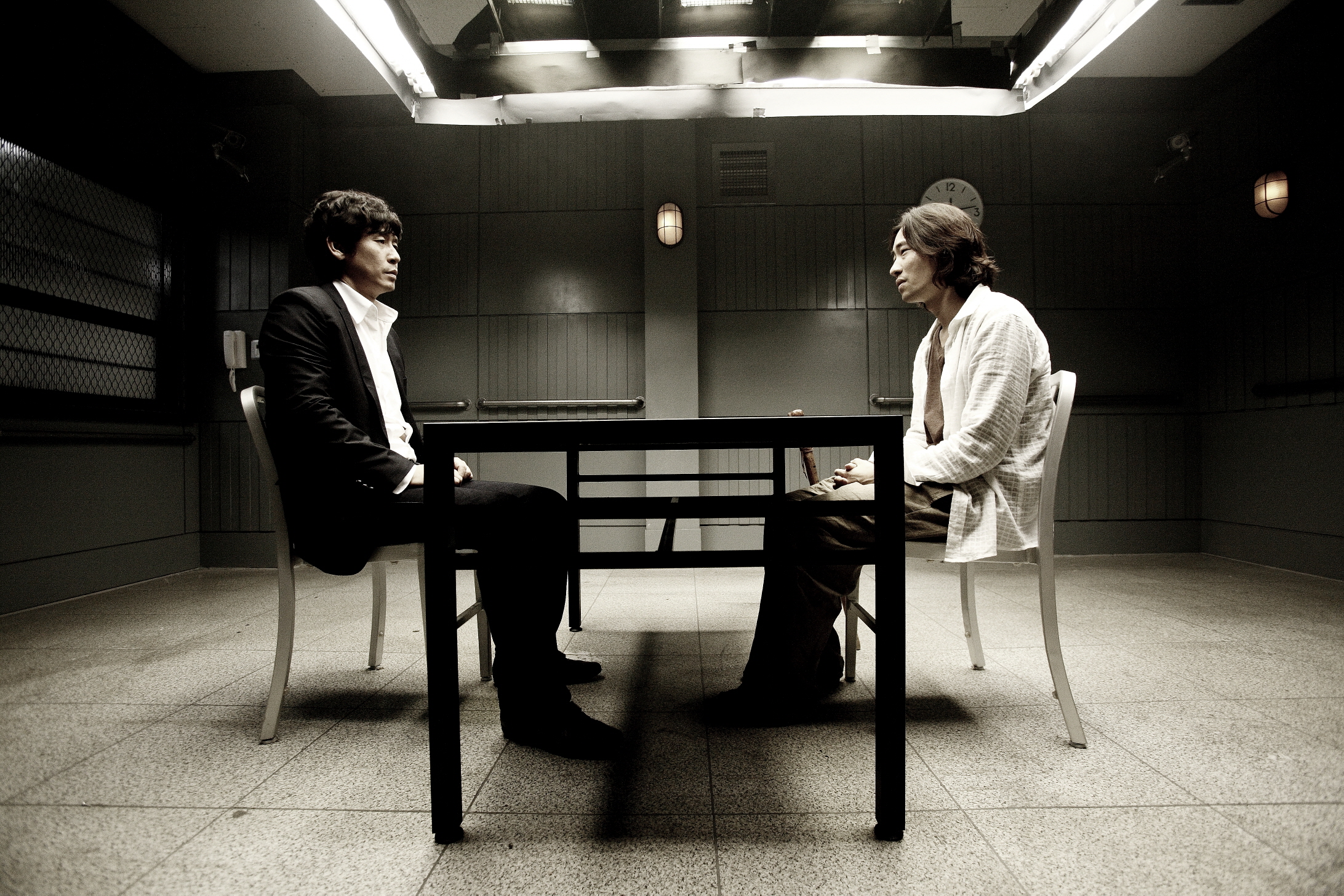 Still of Seung-beom Ryu and Kyung-gu Sol in Yongseoneun eupda (2010)