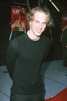 Thomas Sadoski at event of Loser (2000)