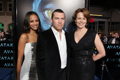 Sigourney Weaver, Zoe Saldana and Sam Worthington at event of Isikunijimas (2009)