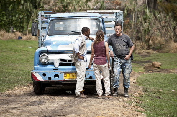 Still of Bruce Campbell, RonReaco Lee and Kiele Sanchez in Burn Notice: The Fall of Sam Axe (2011)